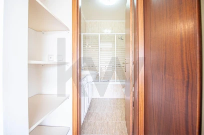 Apartamento T3 para Venda em Oeiras e São Julião da Barra, Paço de Arcos e Caxias
