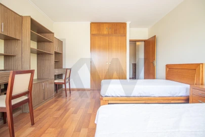Apartamento T3 para Venda em Oeiras e São Julião da Barra, Paço de Arcos e Caxias