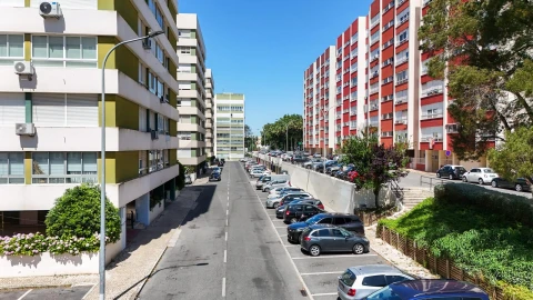 Apartamento T3 para Venda em Oeiras e São Julião da Barra, Paço de Arcos e Caxias