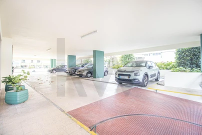 Apartamento T3 para Venda em Oeiras e São Julião da Barra, Paço de Arcos e Caxias