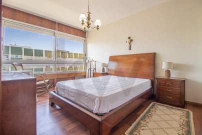 Apartamento T3 para Venda em Oeiras e São Julião da Barra, Paço de Arcos e Caxias