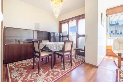 Apartamento T3 para Venda em Oeiras e São Julião da Barra, Paço de Arcos e Caxias