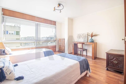 Apartamento T3 para Venda em Oeiras e São Julião da Barra, Paço de Arcos e Caxias