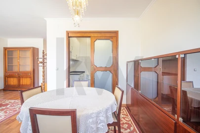 Apartamento T3 para Venda em Oeiras e São Julião da Barra, Paço de Arcos e Caxias