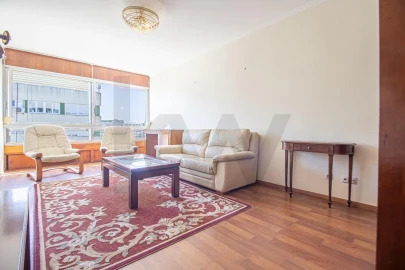 Apartamento T3 para Venda em Oeiras e São Julião da Barra, Paço de Arcos e Caxias