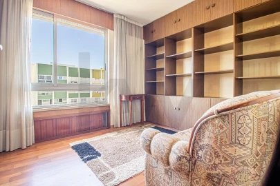Apartamento T3 para Venda em Oeiras e São Julião da Barra, Paço de Arcos e Caxias