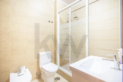 Apartamento T3 para Venda em Oeiras e São Julião da Barra, Paço de Arcos e Caxias