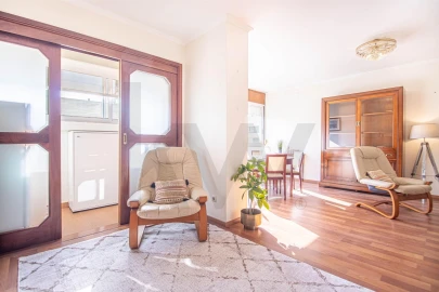 Apartamento T3 para Venda em Oeiras e São Julião da Barra, Paço de Arcos e Caxias