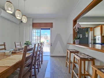 Moradia T5 para Venda em Algueirão-Mem Martins