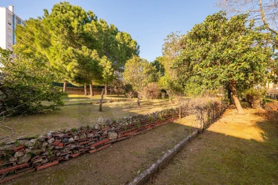 Moradia T7 para Venda em Penha de França