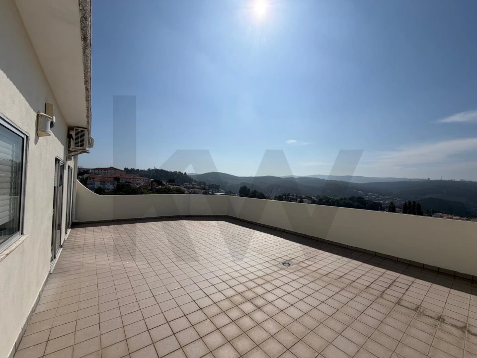 Apartamento T2 para Venda em O. Azeméis, Riba-Ul, Ul, Macinhata Seixa, Madail Foto 1