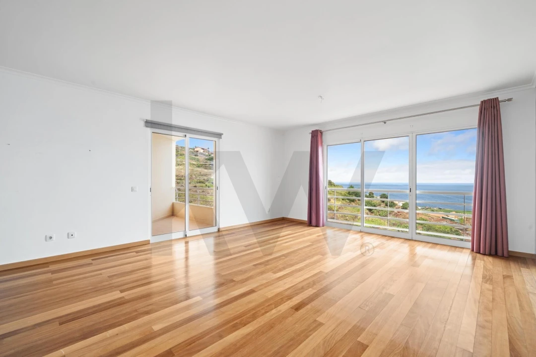 Apartamento T2 para Venda em Caniço Foto 5