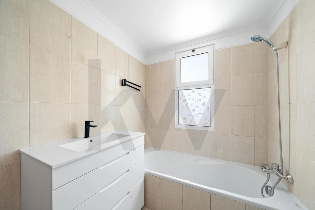 Apartamento T2 para Venda em Caniço Foto 15