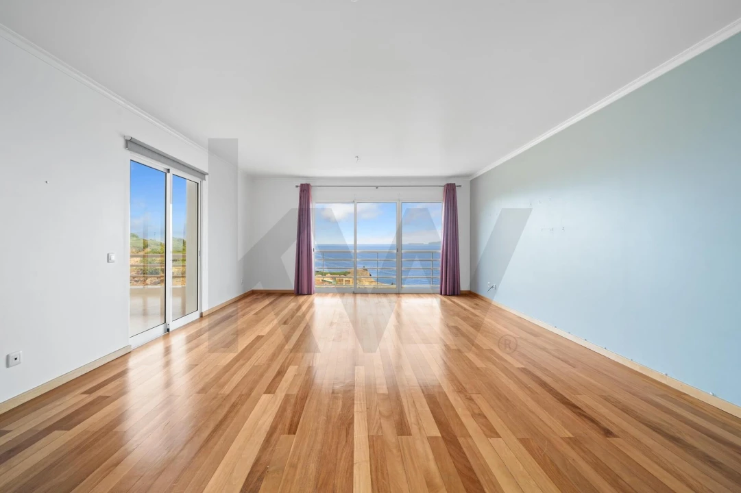 Apartamento T2 para Venda em Caniço Foto 2