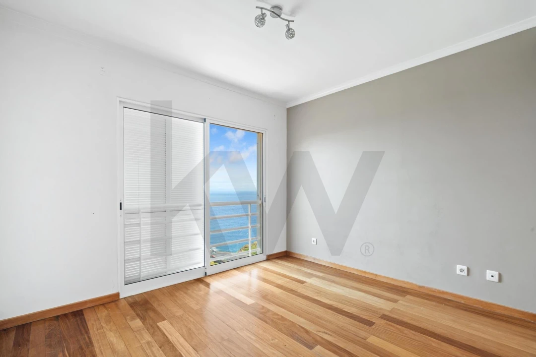Apartamento T2 para Venda em Caniço Foto 16