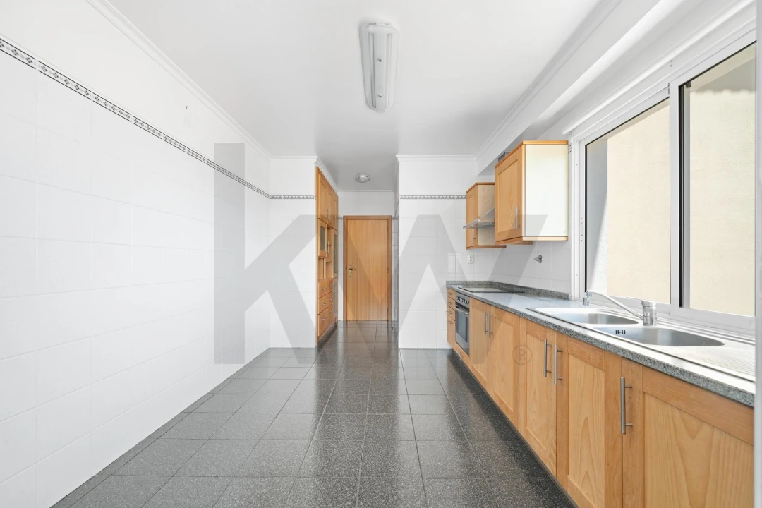 Apartamento T2 para Venda em Caniço Foto 9