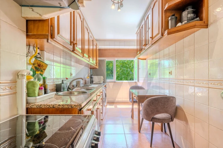 Apartamento T2 para Venda em Algés, Linda-A-Velha e Cruz Quebrada-Dafundo Foto 8