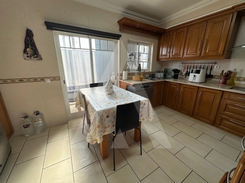 Apartamento T3 para Venda em Quelfes Foto 10