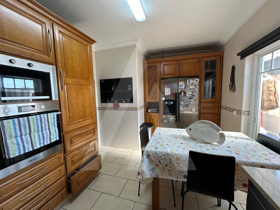 Apartamento T3 para Venda em Quelfes Foto 12