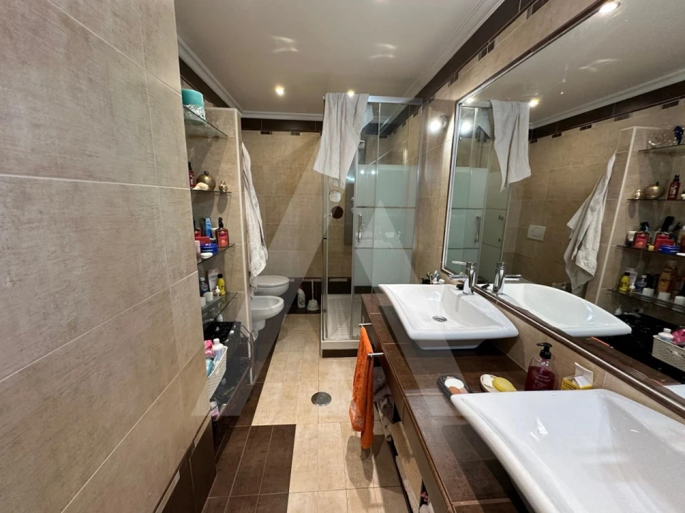 Apartamento T3 para Venda em Quelfes Foto 15