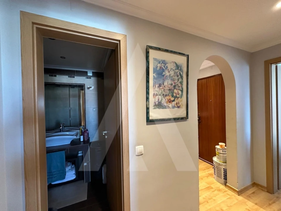 Apartamento T3 para Venda em Quelfes Foto 9
