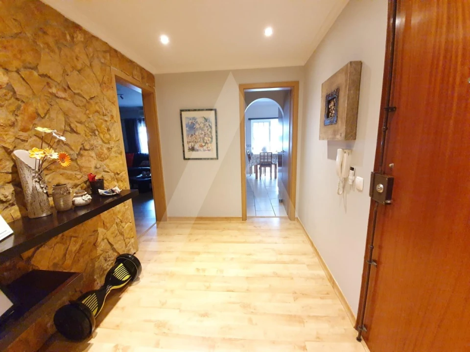 Apartamento T3 para Venda em Quelfes Foto 1