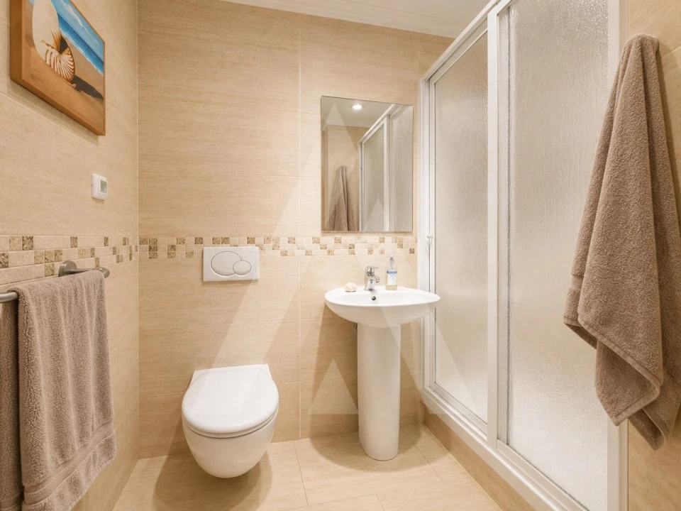 Apartamento T3 para Venda em Quelfes Foto 19
