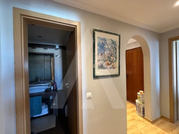 Apartamento T3 para Venda em Quelfes