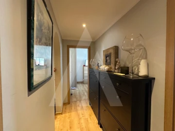 Apartamento T3 para Venda em Quelfes