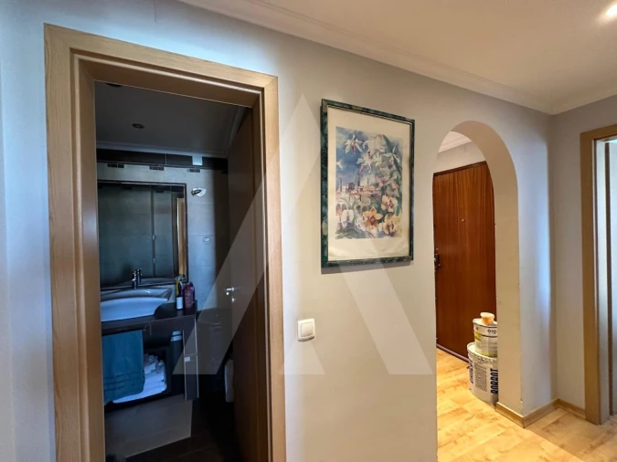 Apartamento T3 para Venda em Quelfes Foto 9
