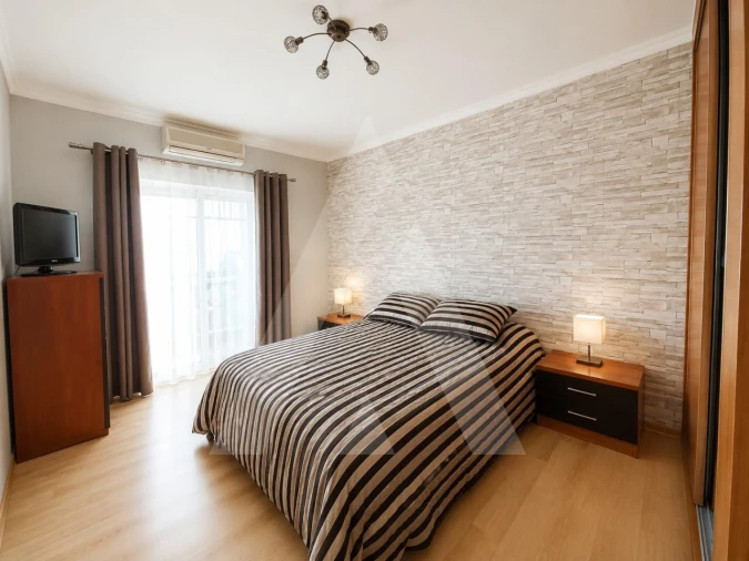 Apartamento T3 para Venda em Quelfes Foto 11