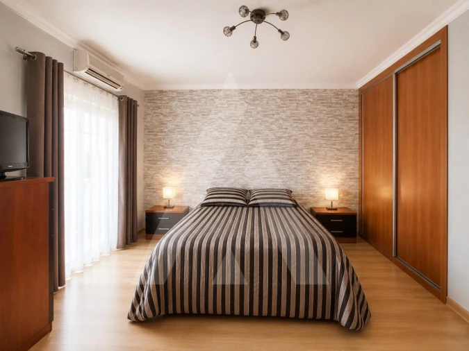 Apartamento T3 para Venda em Quelfes Foto 10