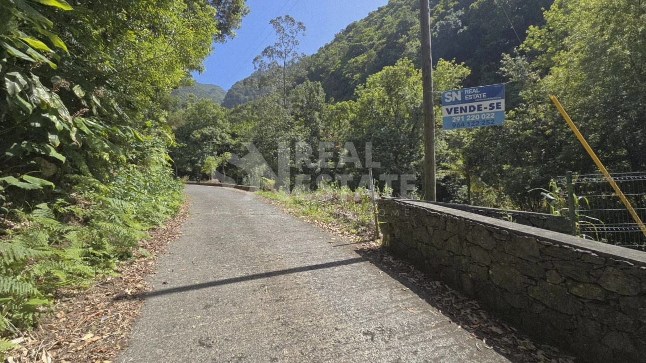 Terreno para Venda em Ponta Delgada Foto 1