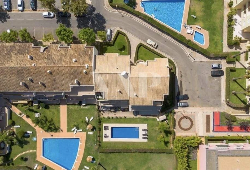 Apartamento T2 para Venda em Quarteira Foto 11