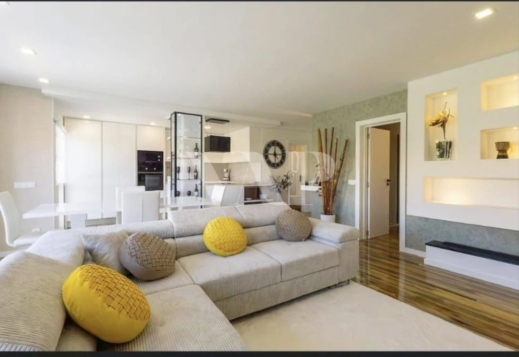 Apartamento T2 para Venda em Quarteira Foto 7