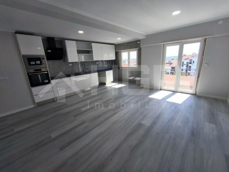 Apartamento T4 para Venda em Amora Foto 9