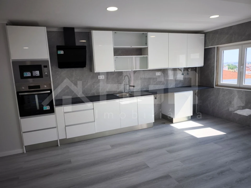 Apartamento T4 para Venda em Amora Foto 10