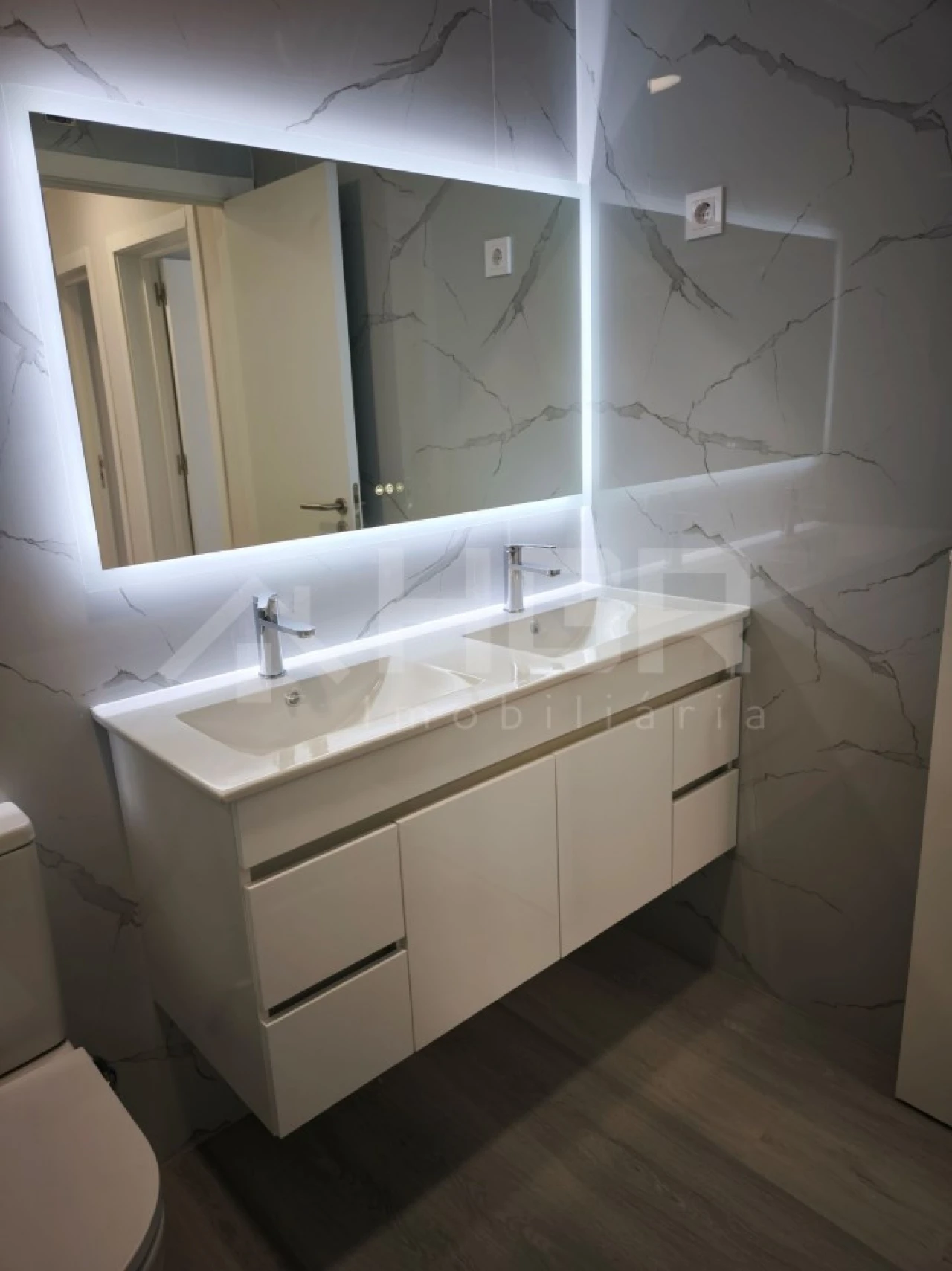 Apartamento T4 para Venda em Amora Foto 21