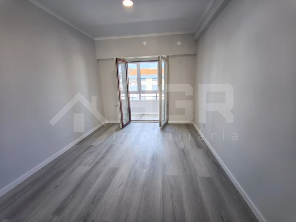 Apartamento T4 para Venda em Amora Foto 25