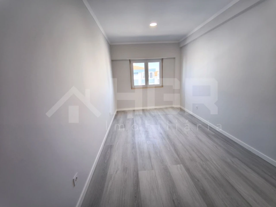 Apartamento T4 para Venda em Amora Foto 29