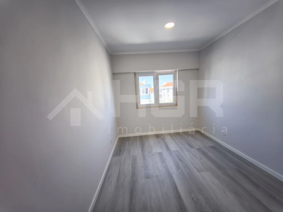 Apartamento T4 para Venda em Amora Foto 34
