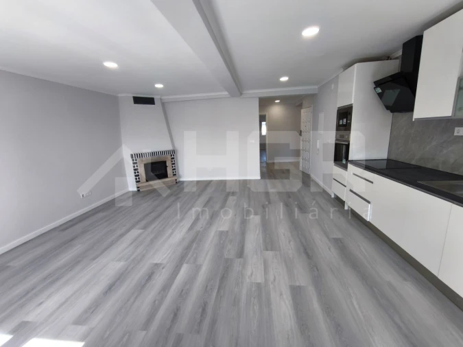Apartamento T4 para Venda em Amora Foto 16