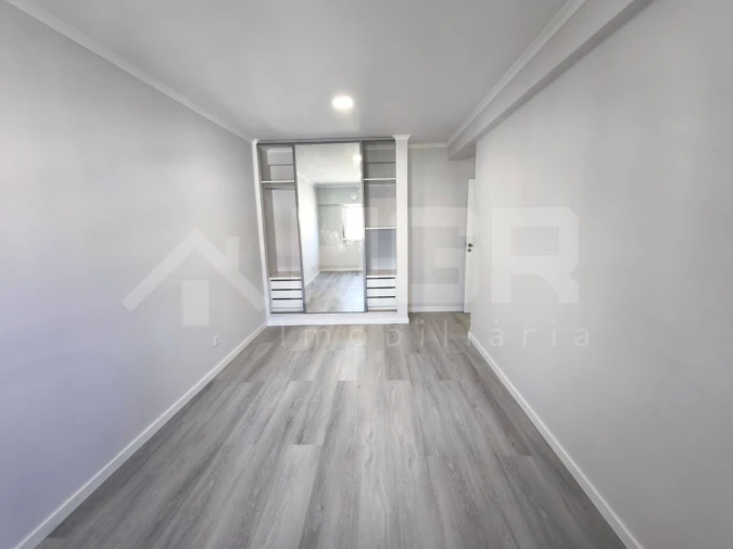 Apartamento T4 para Venda em Amora Foto 33