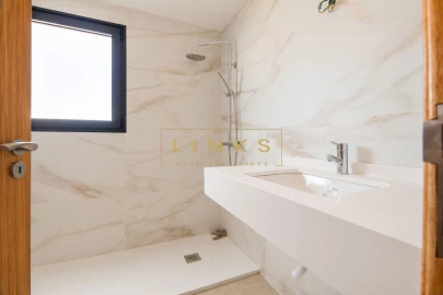 Apartamento T2 para Venda em Funchal (Santa Maria Maior)
