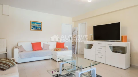 Moradia T6 para Venda em Quarteira