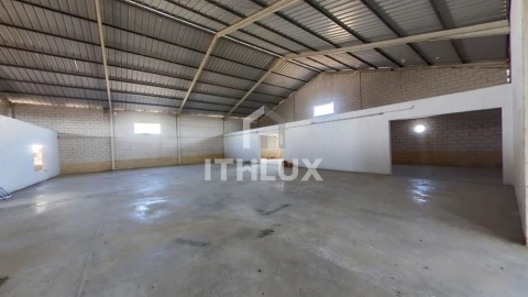 Armazém para Arrendamento em Monforte