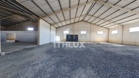 Armazém para Arrendamento em Monforte