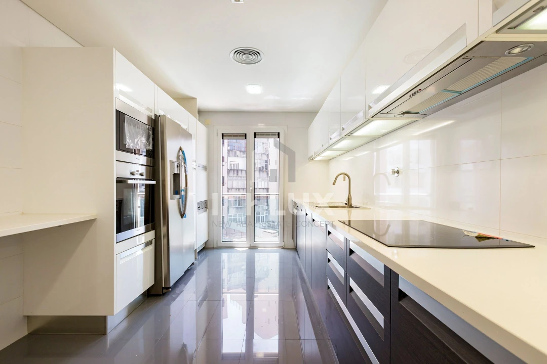Apartamento T4 para Venda em Avenidas Novas Foto 1