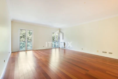 Apartamento T4 para Venda em Avenidas Novas