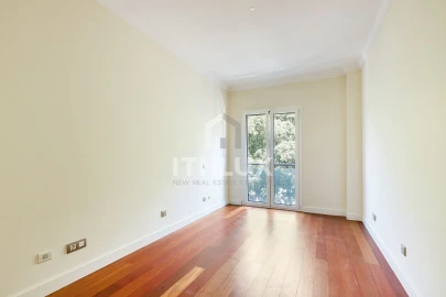 Apartamento T4 para Venda em Avenidas Novas